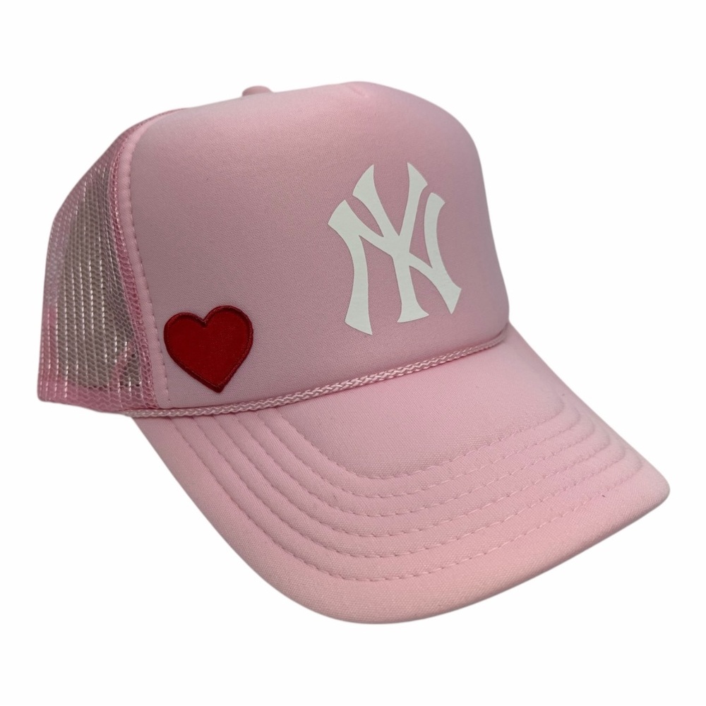 NEW YORK YANKEES SOFT PINK TRUCKER SNAPBACK HAT CAP 5 PANEL CURVED BILL HEART